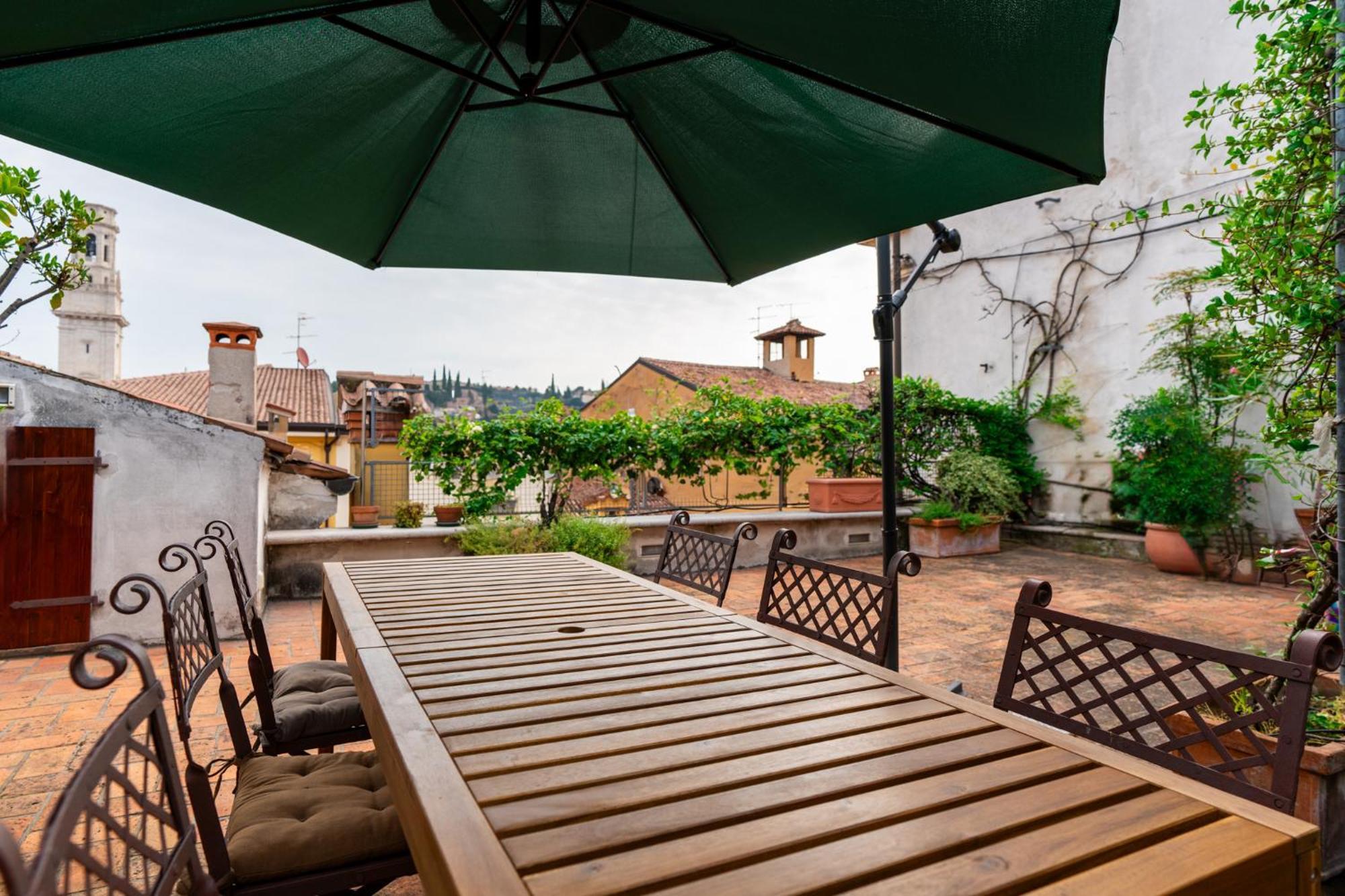 Terrazza Garibaldi By Postcardsfrom Apartman Verona Kültér fotó