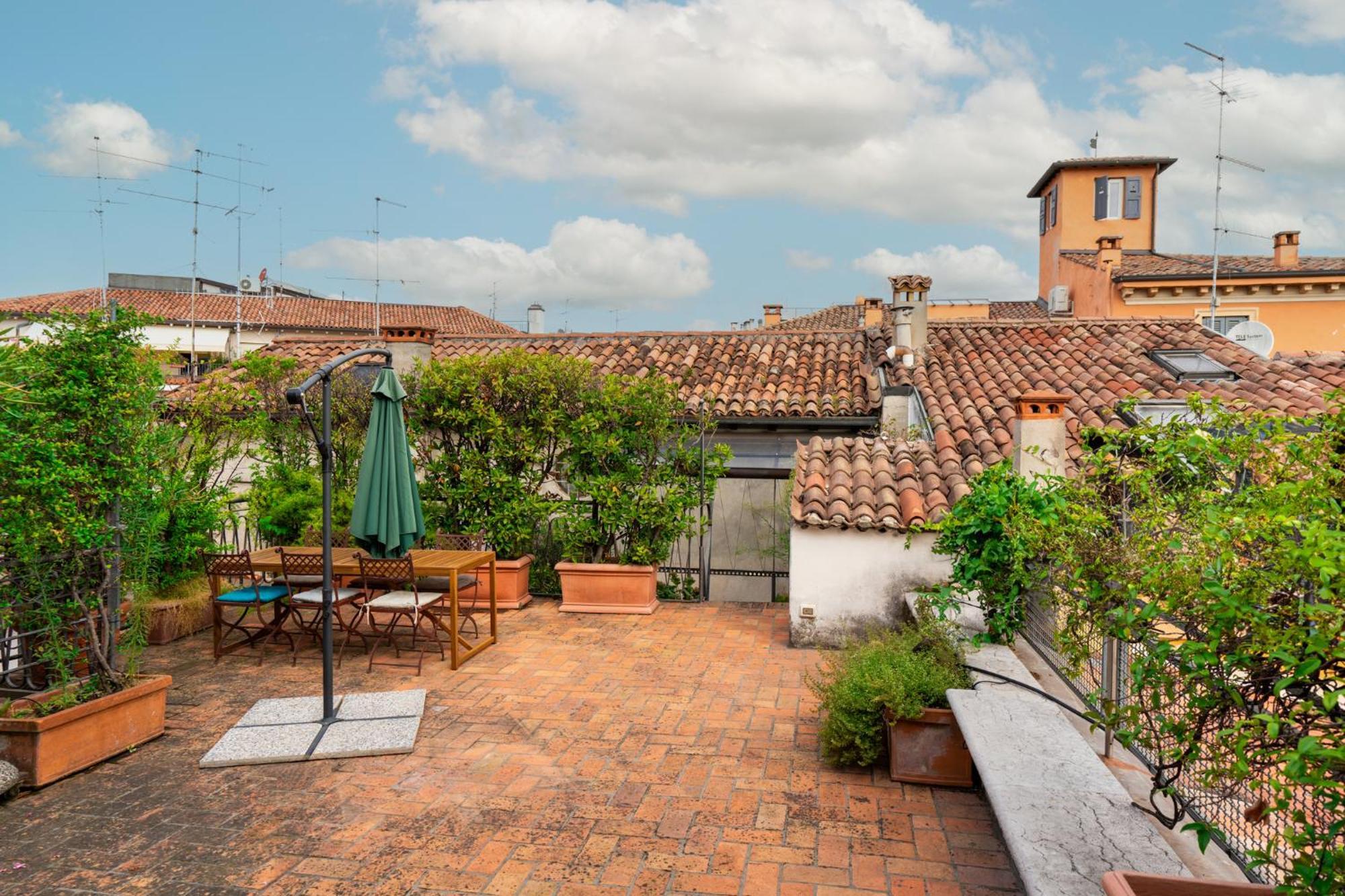 Terrazza Garibaldi By Postcardsfrom Apartman Verona Kültér fotó
